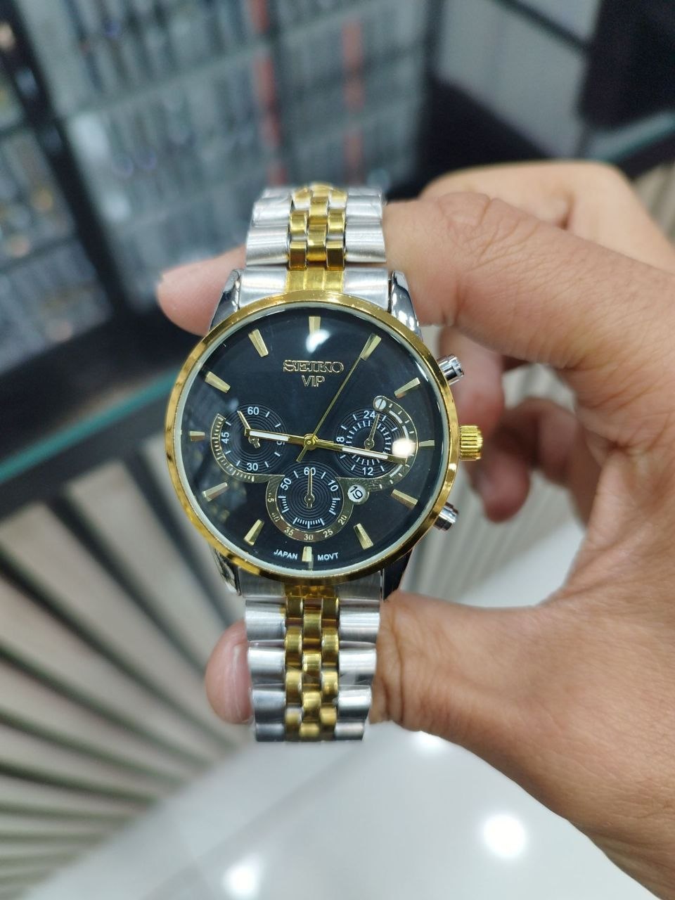 کد 264۱ ساعت مردانه قفلی برند سیکو SEIKO دارای روز شمار طرح کورنو قفل کلیپسی موتور کوارتز