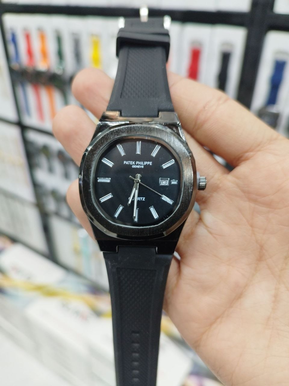 کد 2520 ساعت مردانه سیلیکونی برند پتک فیلیپ PATEK PHILIPPE  بند سیلیکونی موتور کوارتز قفل سگگی  دارای روز شمار